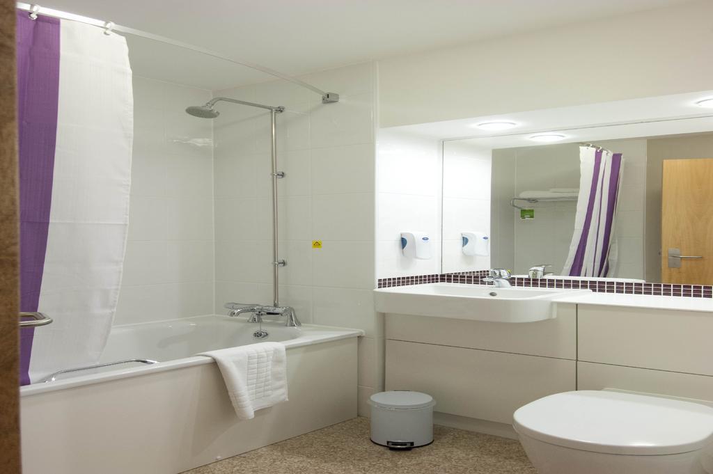 Premier Inn Stratford- Upon- Avon Central Экстерьер фото