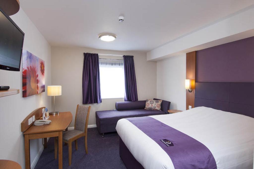 Premier Inn Stratford- Upon- Avon Central Экстерьер фото
