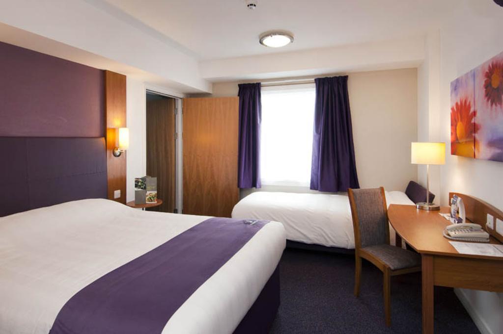 Premier Inn Stratford- Upon- Avon Central Экстерьер фото