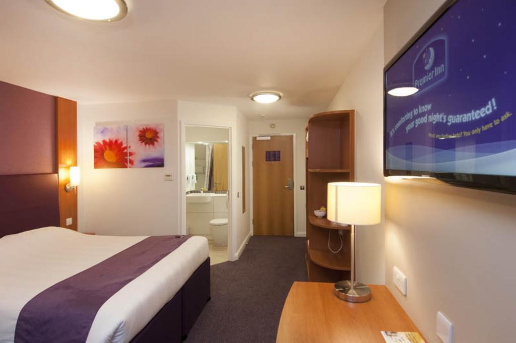 Premier Inn Stratford- Upon- Avon Central Экстерьер фото
