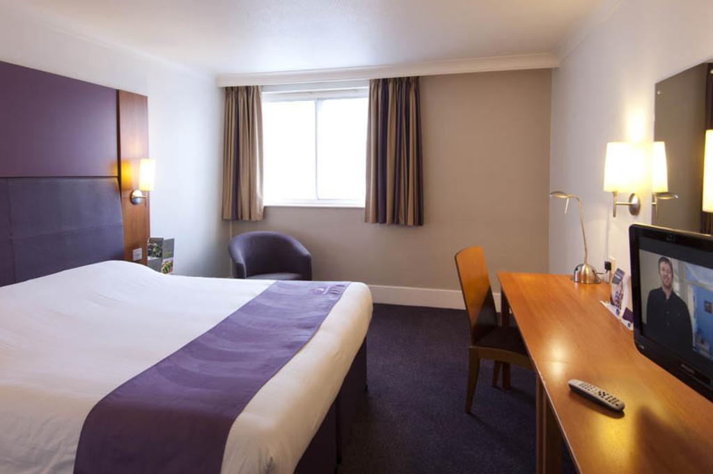Premier Inn Stratford- Upon- Avon Central Экстерьер фото