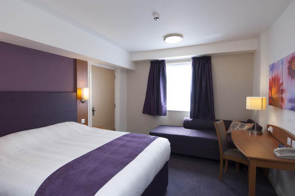 Premier Inn Stratford- Upon- Avon Central Экстерьер фото