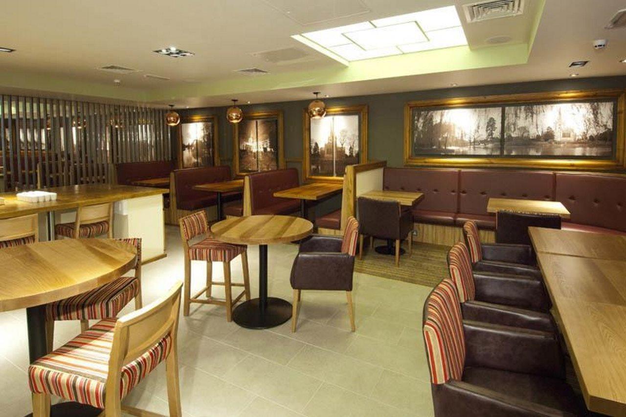 Premier Inn Stratford- Upon- Avon Central Экстерьер фото